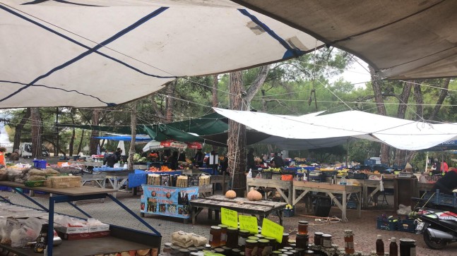 Pazar yeri iki gün açık